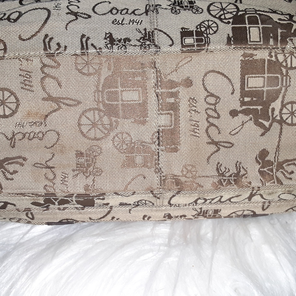 Coach - Picture 5 of 6